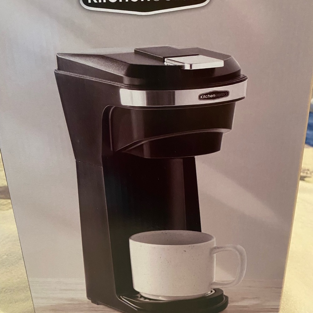 Selectives Black and Silver Coffee Brewer